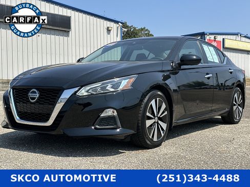 Used 2022 Nissan Altima 2.5 SV image 1
