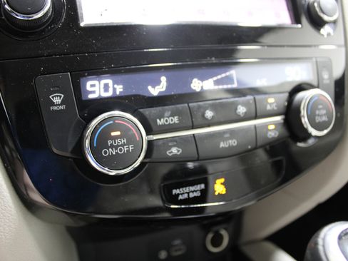 Used 2019 Nissan Rogue Sport SL w/ Premium Package image 16