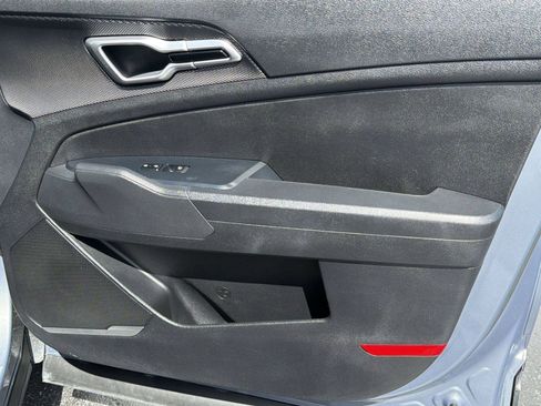 Used 2025 Kia Sportage LX FWD image 21