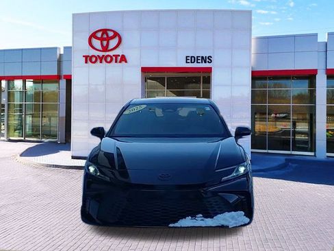 Used 2025 Toyota Camry SE w/ Convenience Package image 12