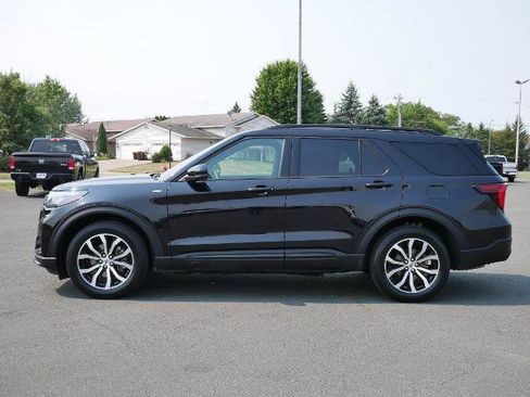 Certified 2025 Ford Explorer ST-Line AWD/4WD image 2