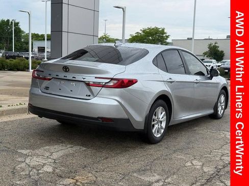 Used 2025 Toyota Camry LE AWD/4WD image 3
