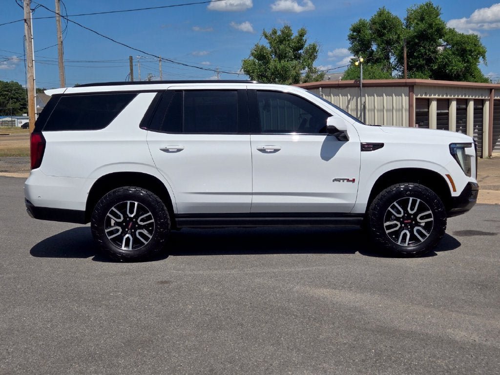 Used 2025 GMC Yukon AT4 Ultimate w/ LPO, AT4 Appearance Package AWD/4WD image 6
