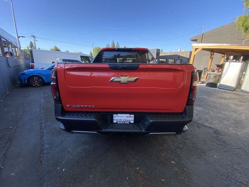Used 2025 Chevrolet Silverado EV LT AWD/4WD image 5