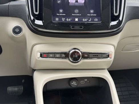 Used 2023 Volvo XC40 B5 Ultimate w/ Protection Package Premier image 14