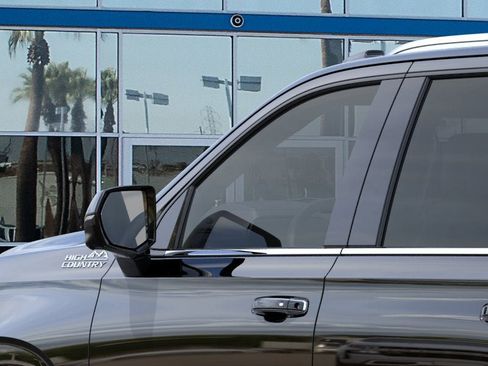 New 2026 Chevrolet Suburban High Country RWD image 31