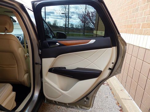 Used 2015 Lincoln MKC Base AWD 4dr SUV w/ Equipment Group 102A Reserve image 45