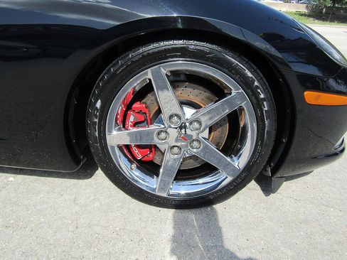 Used 2007 Chevrolet Corvette Convertible w/ Preferred Equipment Group RWD image 22