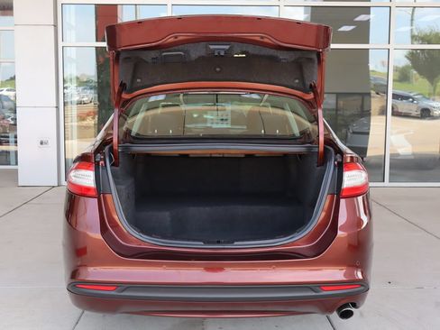 Used 2015 Ford Fusion SE FWD image 8