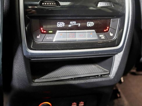 Used 2020 BMW X7 xDrive40i w/ Premium Package image 28