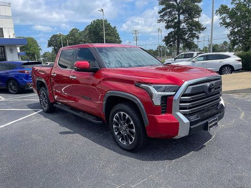 Used 2025 Toyota Tundra Limited AWD/4WD image 2