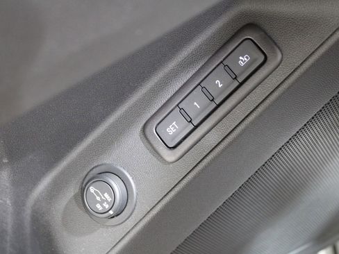 Used 2021 Chevrolet Equinox Premier image 22