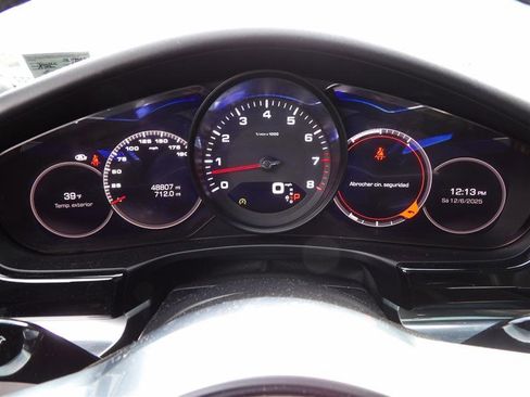Used 2018 Porsche Panamera image 24