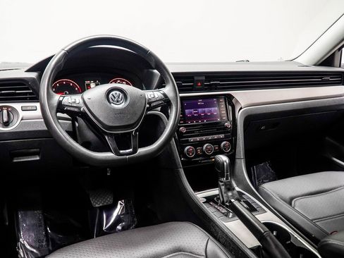 Used 2021 Volkswagen Passat 2.0T SE image 5