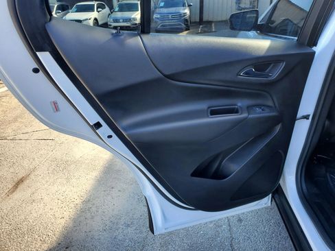 Used 2019 Chevrolet Equinox LT image 17