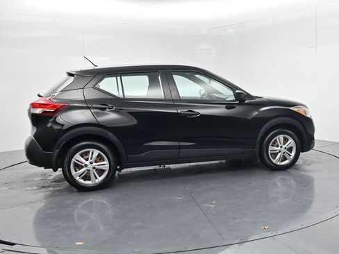 Used 2020 Nissan Kicks S image 8