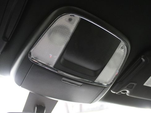 Used 2022 Dodge Charger SXT w/ Blacktop Package image 19