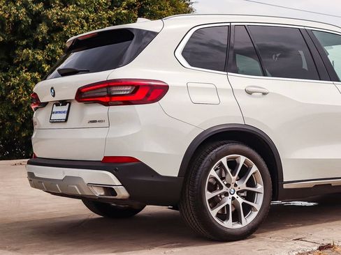Used 2023 BMW X5 xDrive40i w/ Parking Assistance Package AWD/4WD image 11