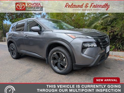 Used 2025 Nissan Rogue SV FWD image 1