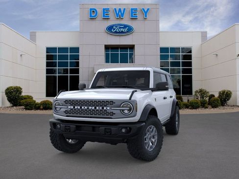 New 2025 Ford Bronco Badlands image 2
