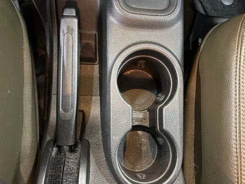 Used 2016 Jeep Wrangler Unlimited Sahara w/ Dual Top Group AWD/4WD image 32
