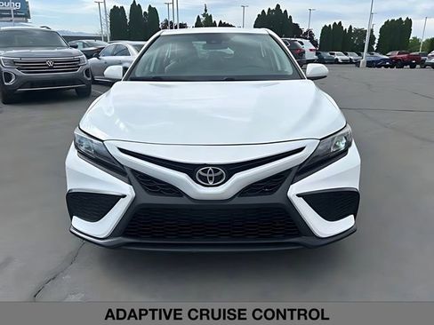Used 2021 Toyota Camry SE FWD image 8