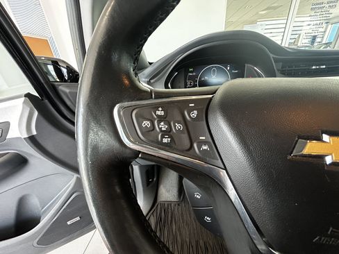 Used 2018 Chevrolet Bolt Premier w/ Driver Confidence II Package FWD image 12