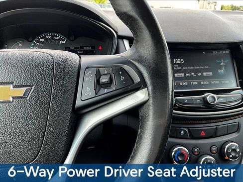Used 2017 Chevrolet Trax LT w/ Sun & Sound Package FWD image 15