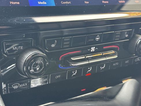 Used 2022 Jeep Grand Cherokee Limited 4xe image 19