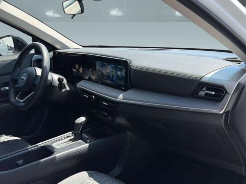 Used 2026 Nissan Kicks SV FWD image 29
