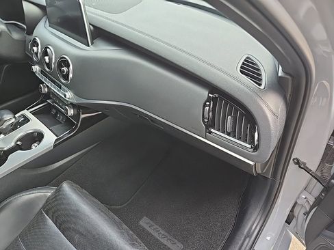 Used 2020 Kia Stinger GT2 image 75