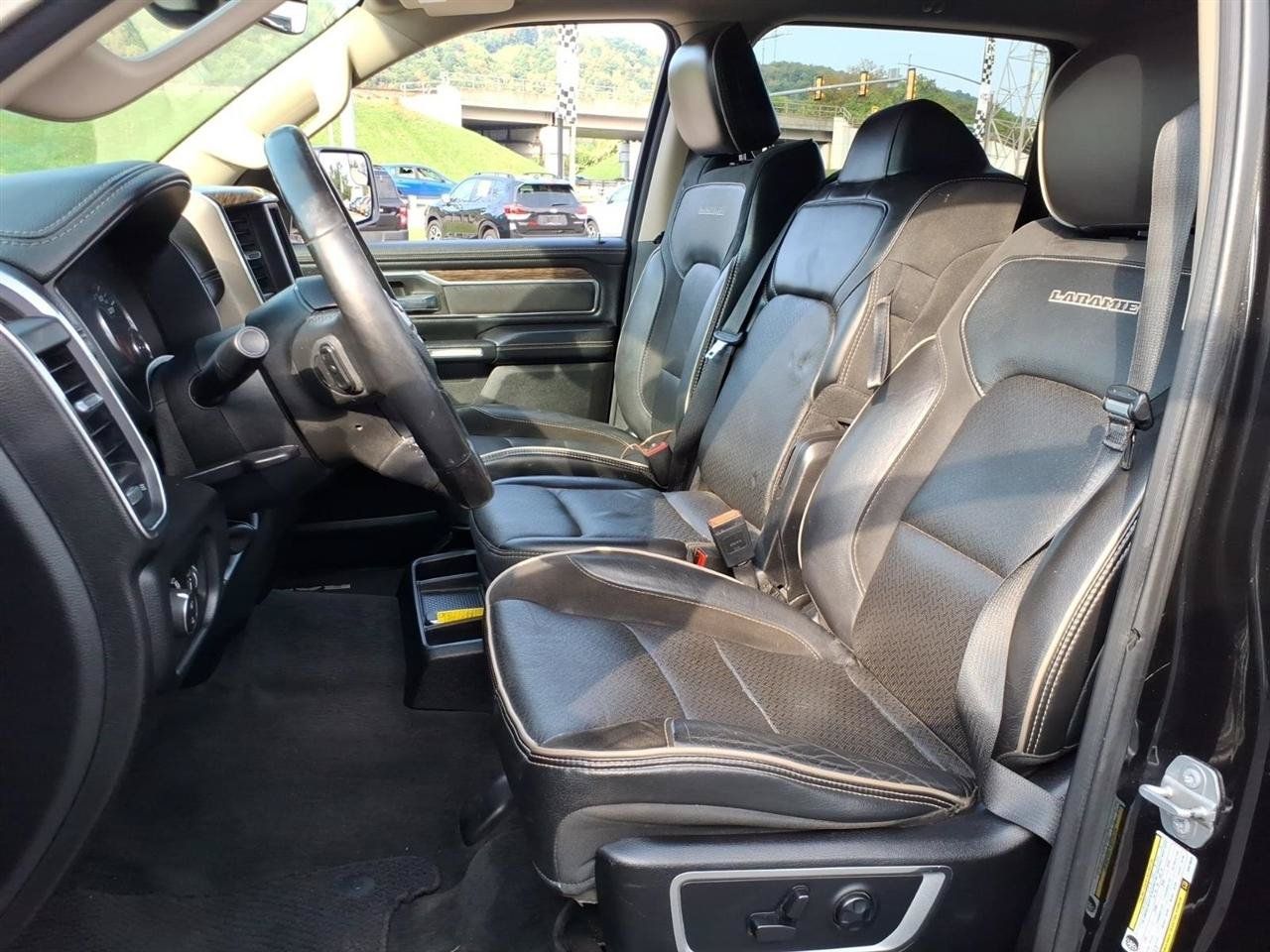 Used 2019 RAM 1500 Laramie AWD/4WD image 7