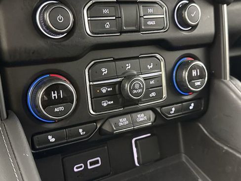 Used 2021 Chevrolet Tahoe LT image 16