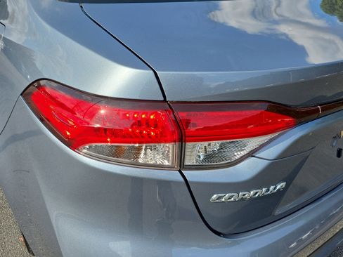 Used 2022 Toyota Corolla LE w/ LE Convenience Package image 33