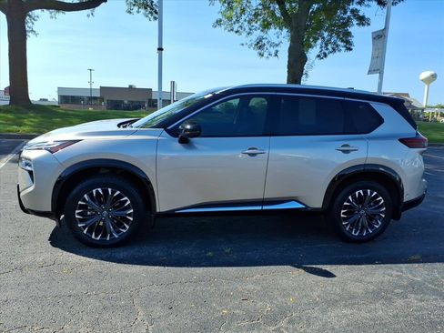Used 2024 Nissan Rogue Platinum w/ Platinum Premium Package FWD image 4