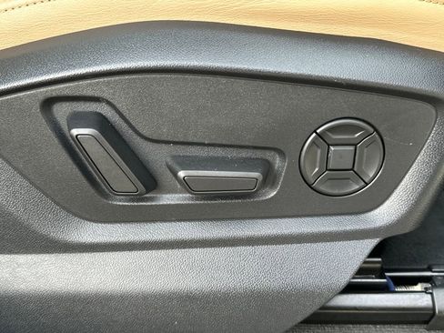 Used 2023 Audi Q8 Premium Plus image 42