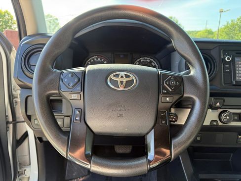 Used 2019 Toyota Tacoma SR w/ SR Convenience Package image 14