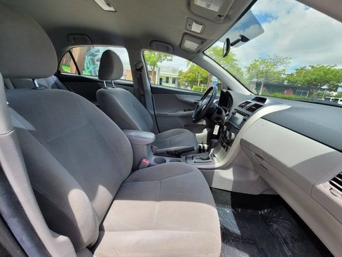 Used 2013 Toyota Corolla LE FWD image 12