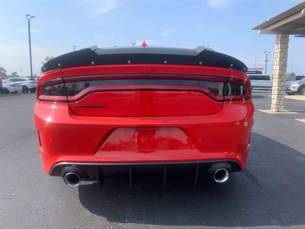 Used 2016 Dodge Charger R/T Scat Pack w/ Technology Group RWD image 4