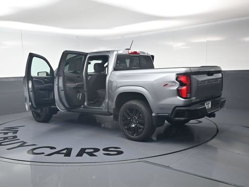 Used 2024 Chevrolet Colorado Z71 w/ Z71 Convenience Package 2 AWD/4WD image 28