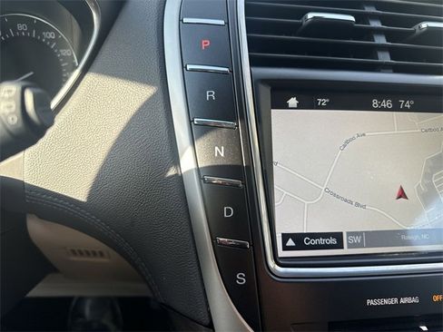 Used 2018 Lincoln MKX Select w/ Select Plus Package image 20