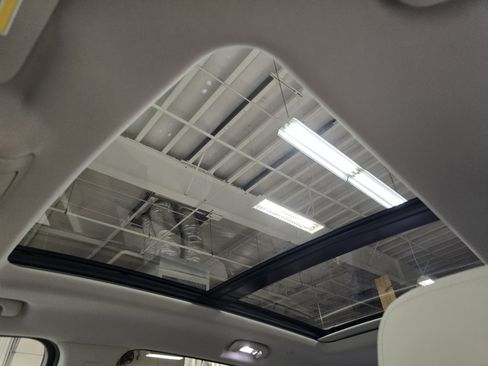 Used 2024 GMC Terrain Denali w/ Denali Premium Package image 3