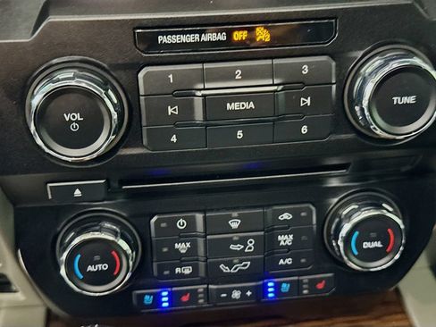 Used 2018 Ford F150 Lariat RWD image 20