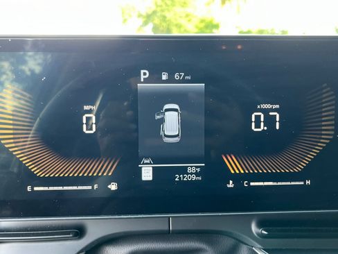 Used 2026 Kia Carnival FWD image 41