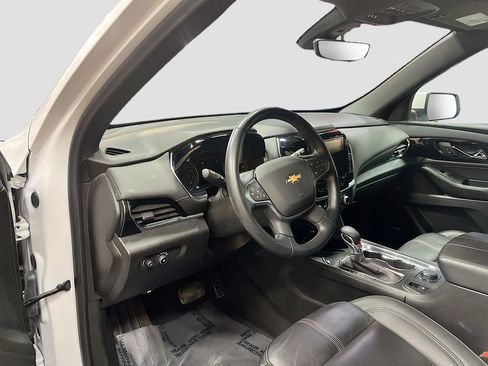 Used 2023 Chevrolet Traverse RS image 9