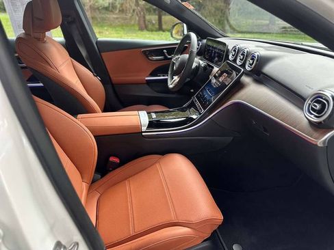 Used 2025 Mercedes-Benz C 300 4MATIC Sedan image 12