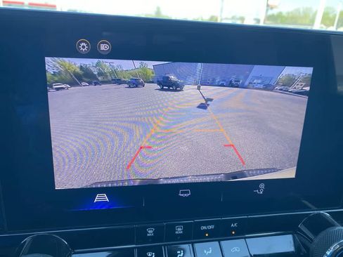 Used 2023 Chevrolet Colorado W/T image 17