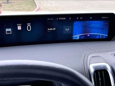 Used 2025 Ford Expedition Platinum image 26