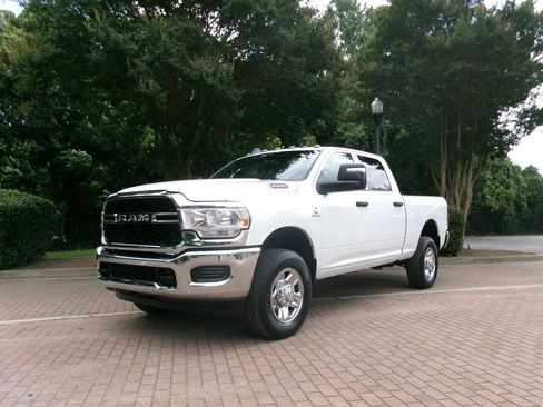 Used 2024 RAM 2500 Tradesman w/ Chrome Appearance Group AWD/4WD image 1