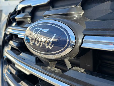 New 2026 Ford Explorer Active w/ Active Comfort Package image 12